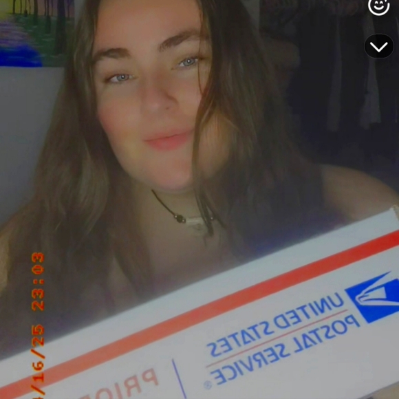 Unlisted Items in Posh Shows - Picture 2 of 9